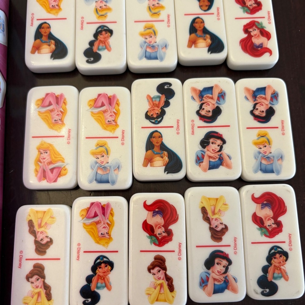 Disney Princess Dominoes 28 Piece Set Cardinal 69003 Pink Storage Tin 2009 Kids - Picture 12 of 15